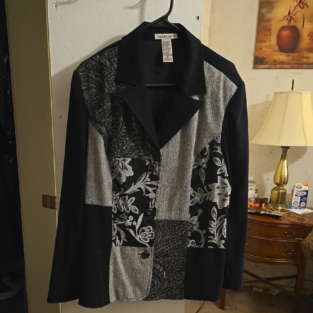 Women's Black and Gray Jacket